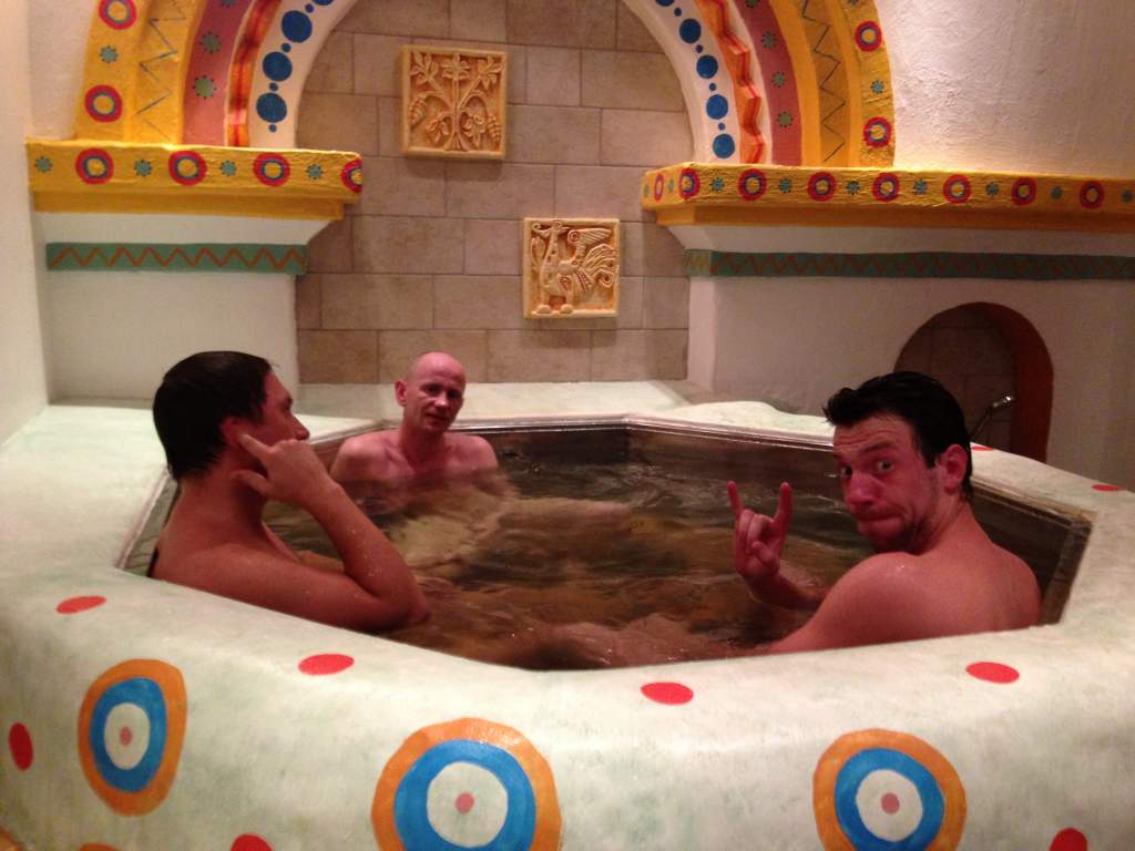 ����������